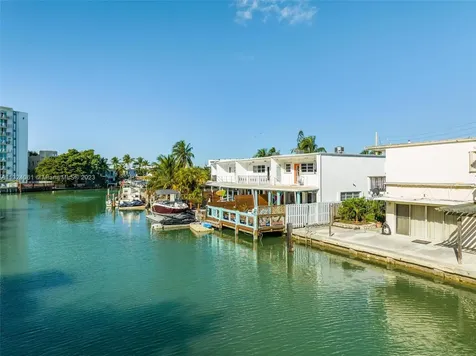 830 Raymond Street Miami Beach FL 33141