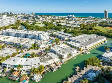 830 Raymond Street Miami Beach FL 33141