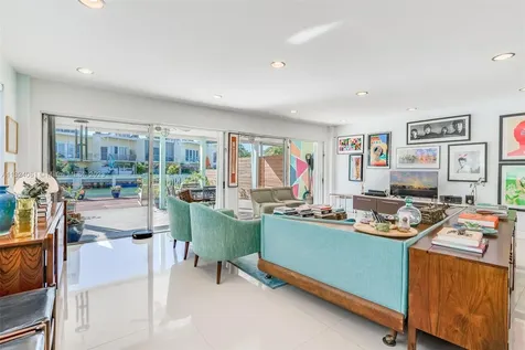 830 Raymond Street Miami Beach FL 33141