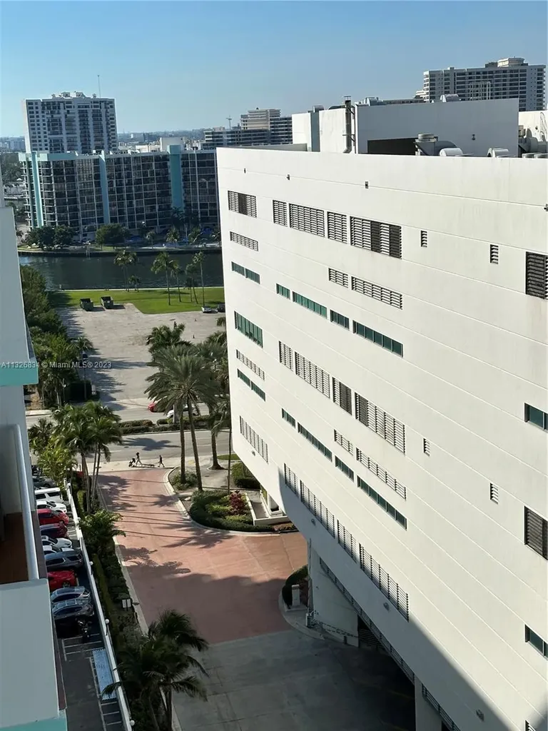 3725 S Ocean Drive Hollywood FL 33019