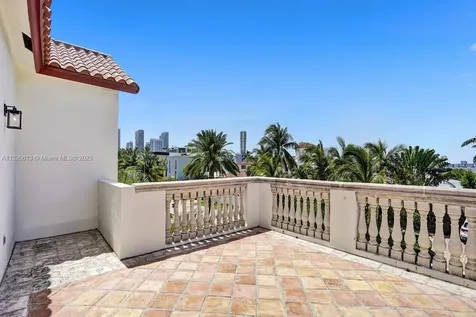 1020 N Venetian Drive Miami FL 33139