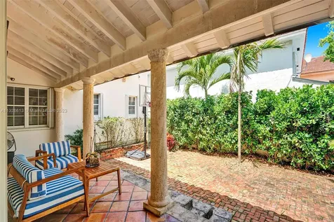 1020 N Venetian Drive Miami FL 33139