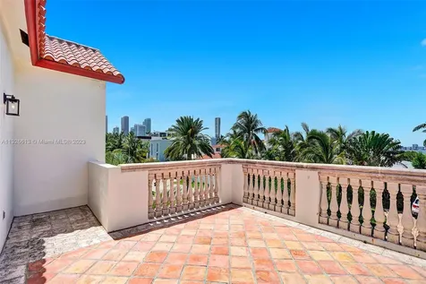 1020 N Venetian Drive Miami FL 33139