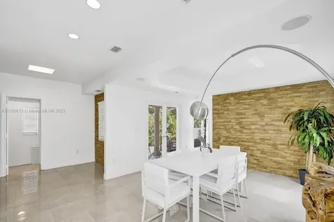 1020 N Venetian Drive Miami FL 33139