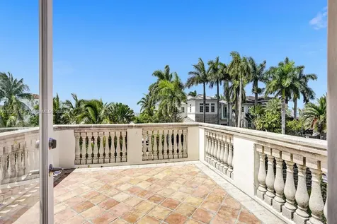1020 N Venetian Drive Miami FL 33139
