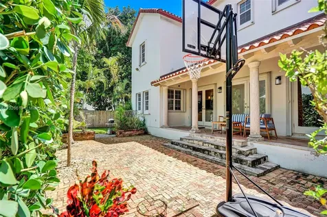 1020 N Venetian Drive Miami FL 33139