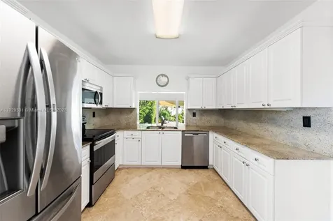9009 Hawthorne Avenue Surfside FL 33154