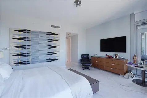 1425 Brickell Avenue Miami FL 33131