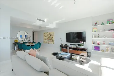 1425 Brickell Avenue Miami FL 33131