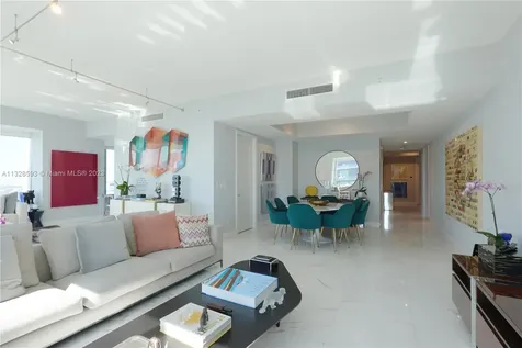 1425 Brickell Avenue Miami FL 33131