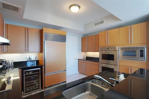 1425 Brickell Avenue Miami FL 33131