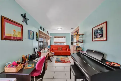 401 S 26th Avenue Hollywood FL 33020