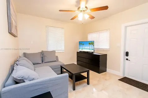 809 S 17th Avenue Hollywood FL 33020