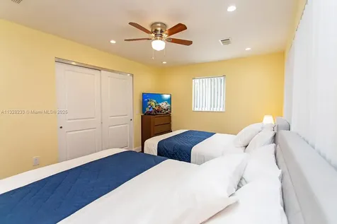 809 S 17th Avenue Hollywood FL 33020