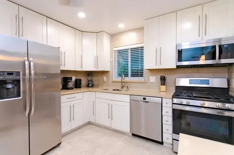 809 S 17th Avenue Hollywood FL 33020