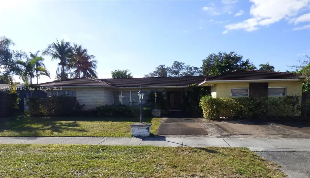 1990 NE 198th Terrace Miami FL 33179