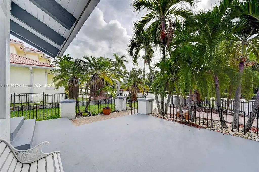 1109 Hollywood Boulevard Hollywood FL 33019