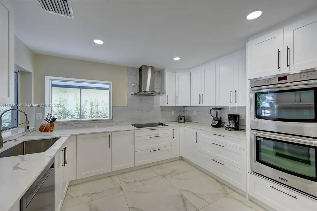 1109 Hollywood Boulevard Hollywood FL 33019