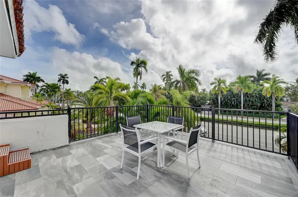 1109 Hollywood Boulevard Hollywood FL 33019