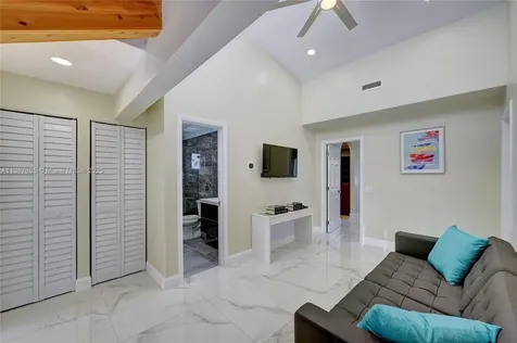 1109 Hollywood Boulevard Hollywood FL 33019