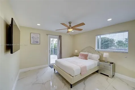 1109 Hollywood Boulevard Hollywood FL 33019