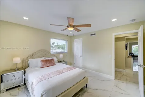 1109 Hollywood Boulevard Hollywood FL 33019