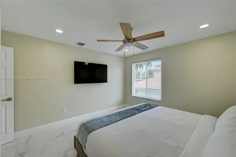 1109 Hollywood Boulevard Hollywood FL 33019