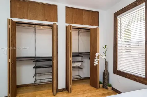 356 W 46th Street Miami Beach FL 33140