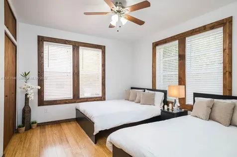 356 W 46th Street Miami Beach FL 33140