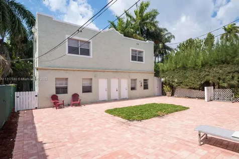 356 W 46th Street Miami Beach FL 33140