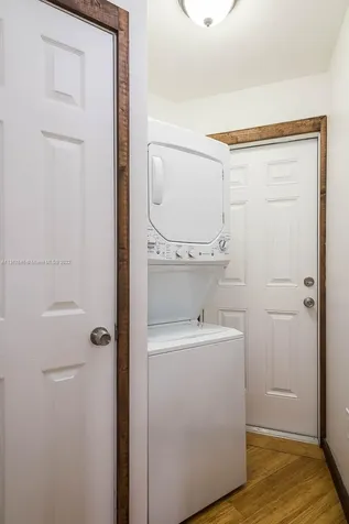 356 W 46th Street Miami Beach FL 33140