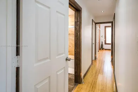 356 W 46th Street Miami Beach FL 33140