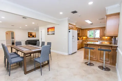 714 Harrison Street Hollywood FL 33019