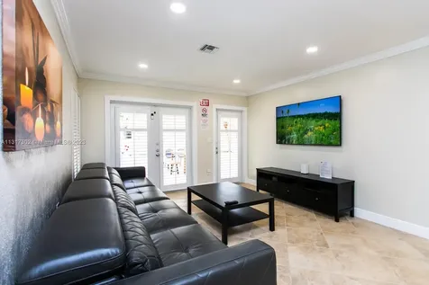 714 Harrison Street Hollywood FL 33019