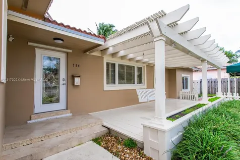 714 Harrison Street Hollywood FL 33019