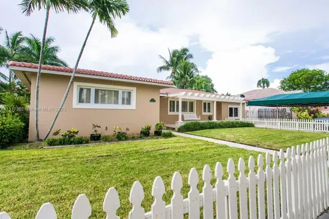 714 Harrison Street Hollywood FL 33019