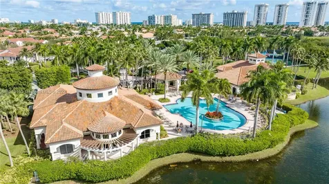 997 N Harbor View N Hollywood FL 33019