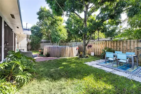 520 NE 164th Terrace Miami FL 33162