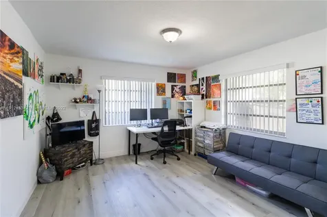 520 NE 164th Terrace Miami FL 33162