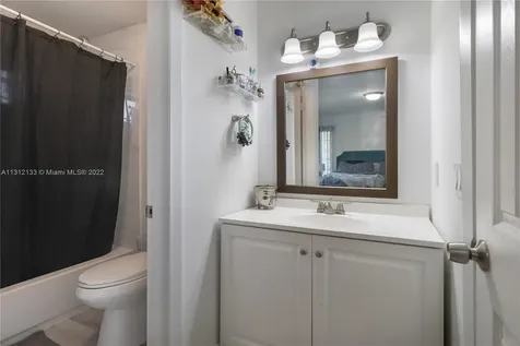 520 NE 164th Terrace Miami FL 33162