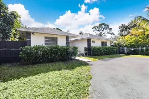 520 NE 164th Terrace Miami FL 33162