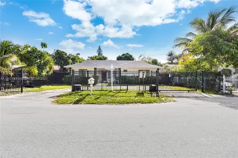 520 NE 164th Terrace Miami FL 33162