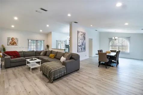 520 NE 164th Terrace Miami FL 33162