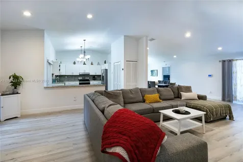 520 NE 164th Terrace Miami FL 33162