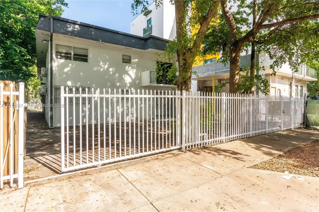 641 NW 2nd Street Miami FL 33128