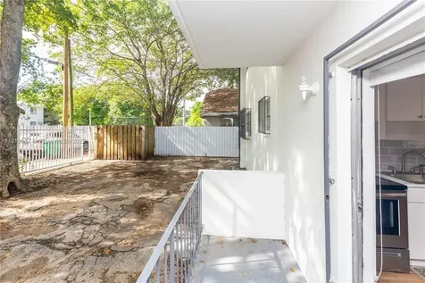 641 NW 2nd Street Miami FL 33128