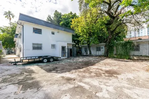 641 NW 2nd Street Miami FL 33128