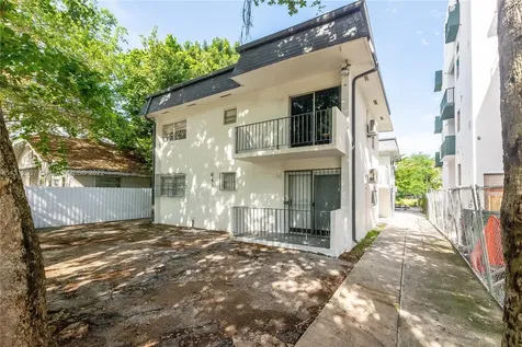 641 NW 2nd Street Miami FL 33128