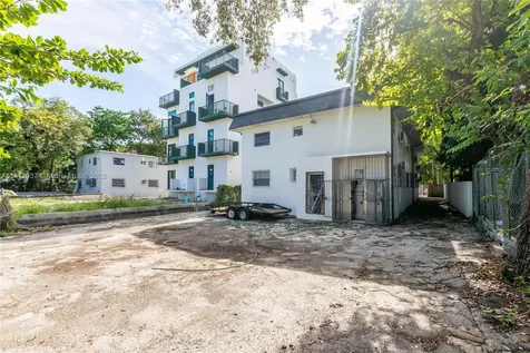 641 NW 2nd Street Miami FL 33128