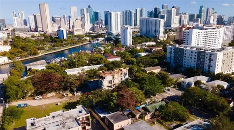 641 NW 2nd Street Miami FL 33128